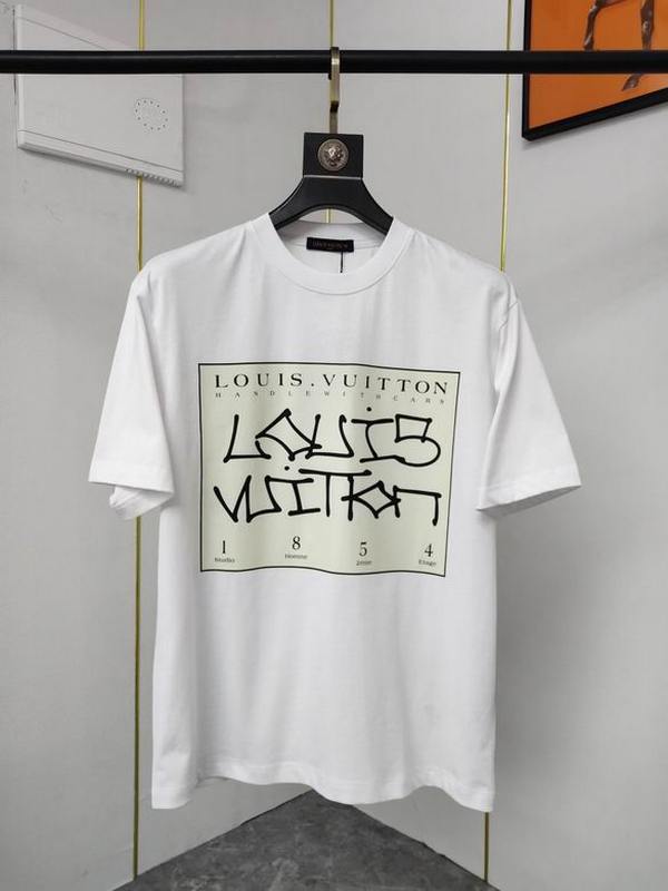 Louis Vuitton Men's T-shirts 1096